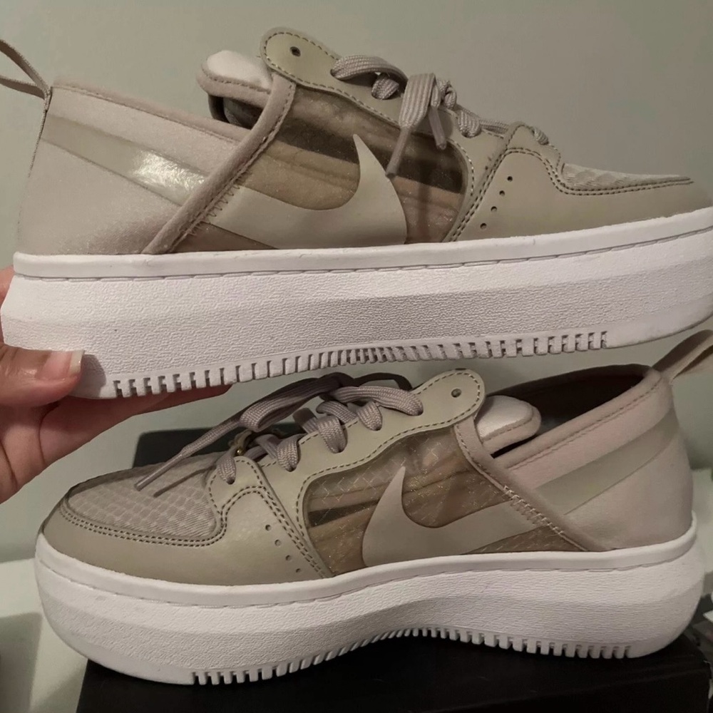 Nike court vision Alta cream 8.5
